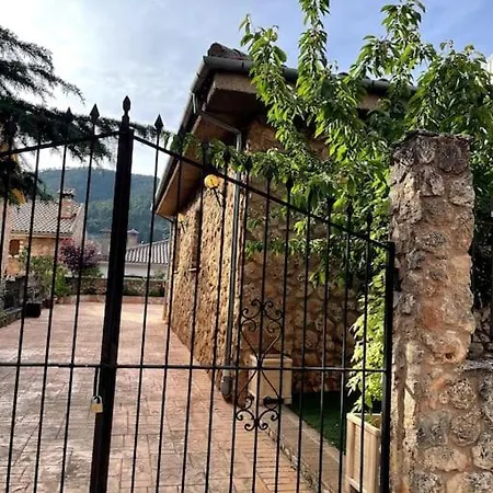 La Casita De *